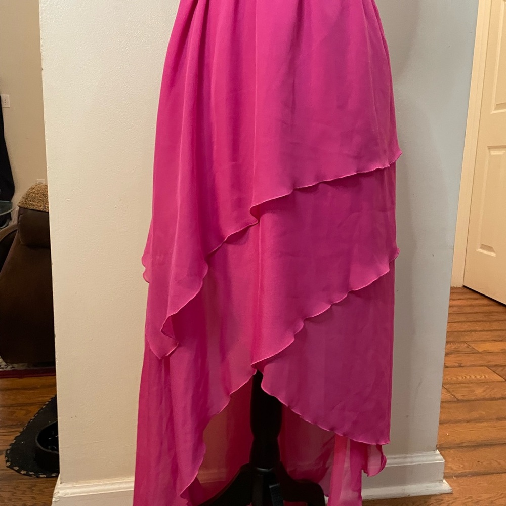 NWOT Flirty Flouncy Fun Beautiful PINK Dress (pinned to show fit)